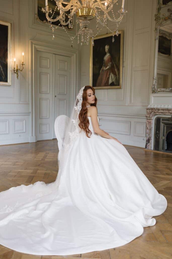 Brautkleid mit Schleier